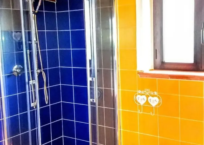 Le Anthos مارينا دي كاميروتا