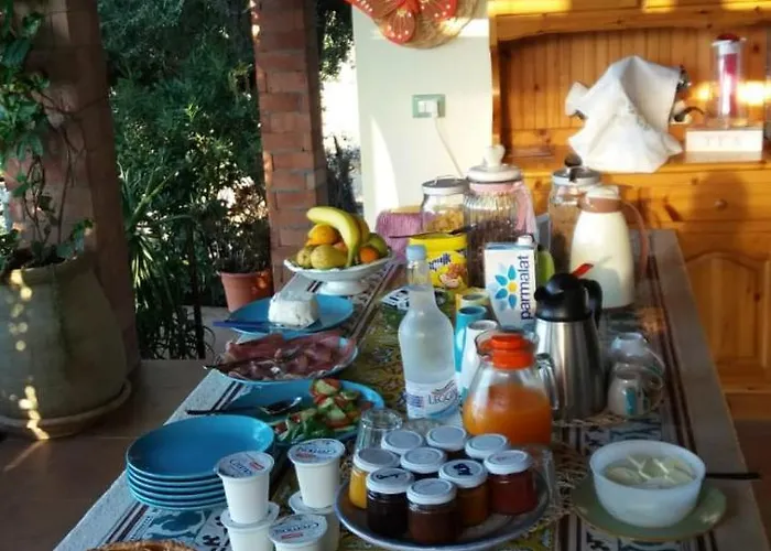 Le Anthos مارينا دي كاميروتا