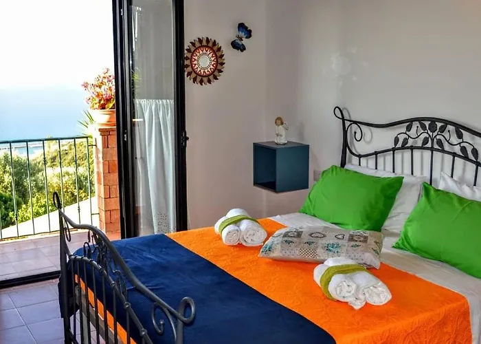 Le Anthos مارينا دي كاميروتا